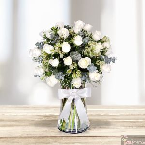 Arreglo de 24 Rosas Blancas